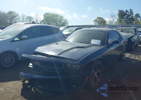 2013 Dodge Challenger Sxt Plus z USA, uszkodzony, nr VIN 2C3CDYAG2DH587643